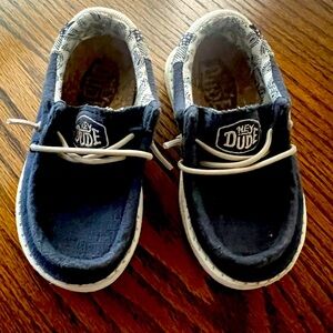 Like New Toddler Hey Dudes